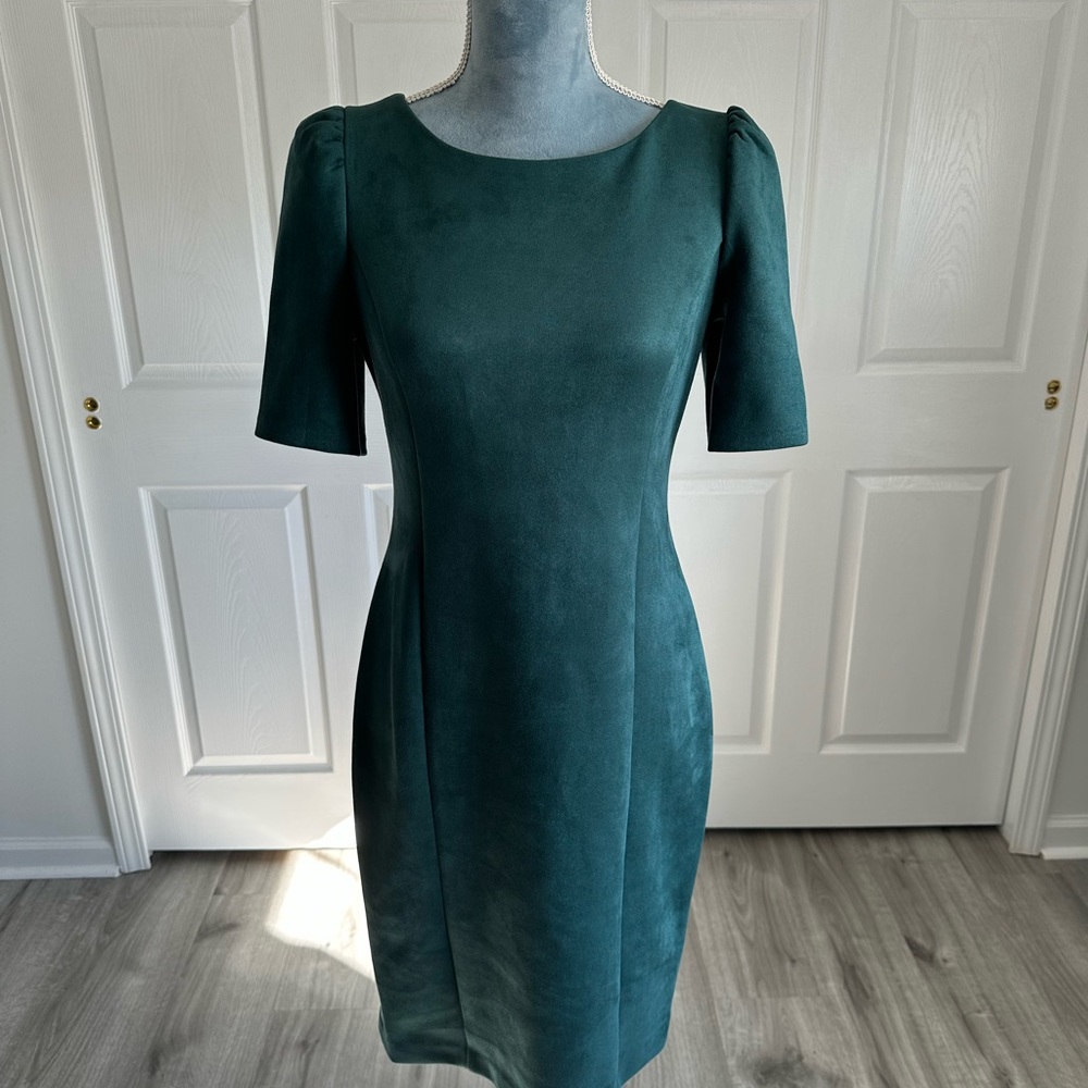 DKNY Faux Suede Green Short Sleeve Sheath Dress Sz 6 Career Church Date Night